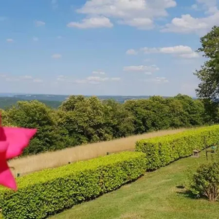Holiday home Plum Tree Avec Piscine, Proche Rocamadour *