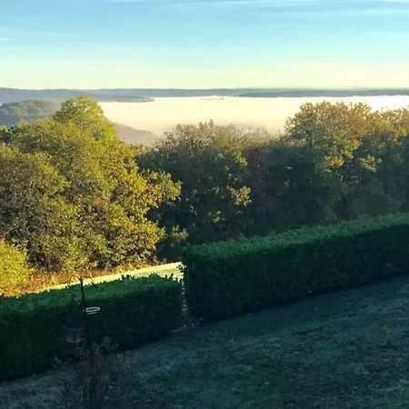 Holiday home Plum Tree Avec Piscine, Proche Rocamadour Mayrac