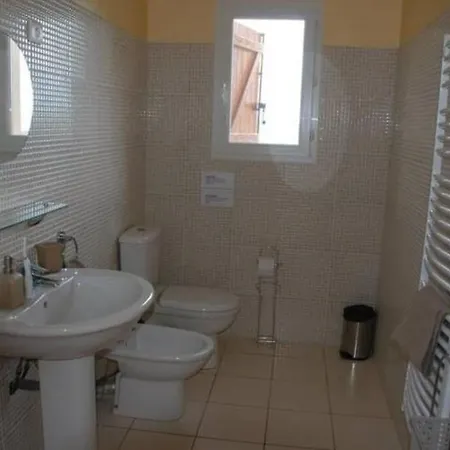 Holiday home Plum Tree Avec Piscine, Proche Rocamadour Mayrac