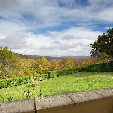 Holiday home Plum Tree Avec Piscine, Proche Rocamadour Mayrac